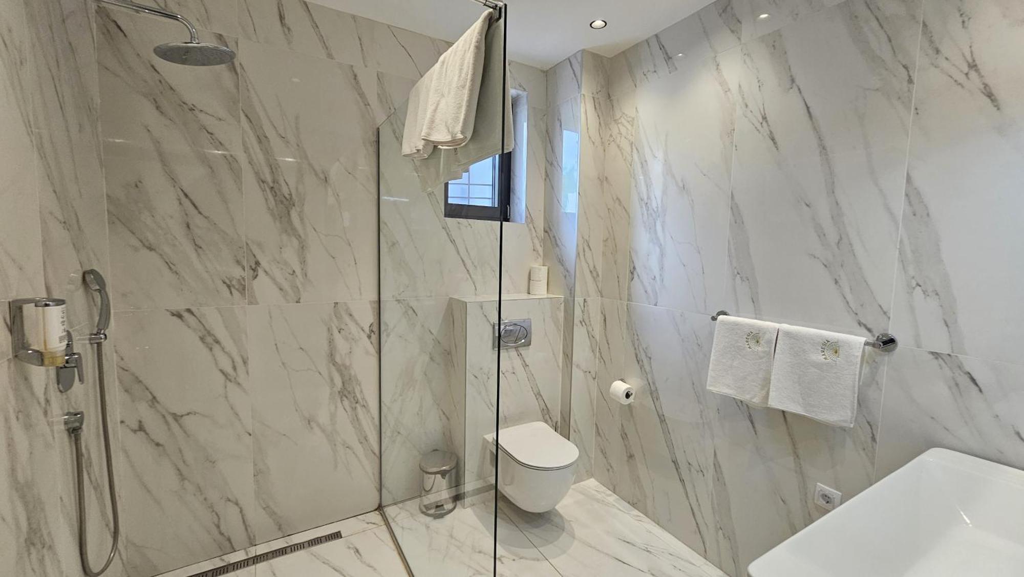 Maresia Boutique Suites Будва Екстериор снимка