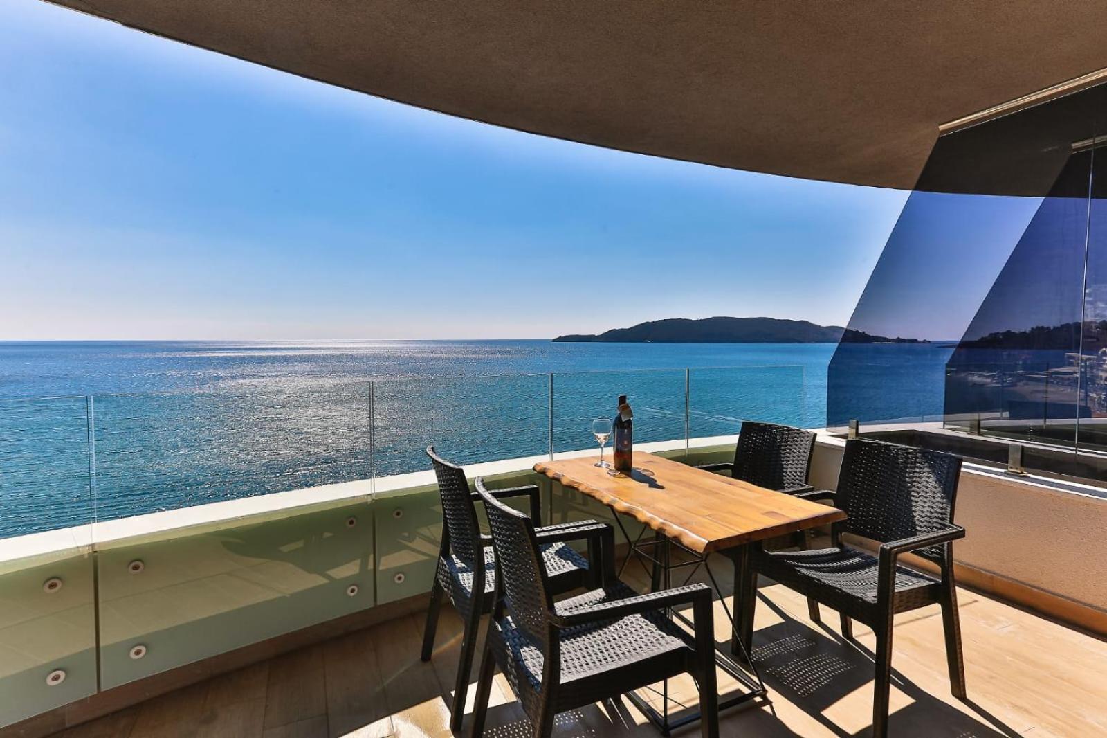 Maresia Boutique Suites Будва Екстериор снимка